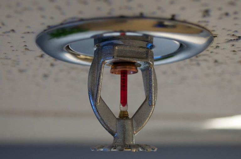 Wet sprinkler systems vs. Dry sprinkler systems. What’s the Difference?